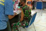 Pejabat Mamberamo Raya mendapat suntikan vaksin COVID-19