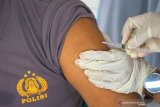 Puluhan Personel Polres Gorontalo Kota ikuti vaksinasi COVID-19