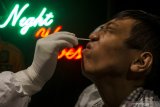 Melancong ke China harus dites usap anal untuk deteksi COVID-19