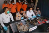 Modus pindahan rumah, empat komplotan curat diringkus