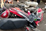 Satu mahasiswa meninggal satu dirawat intensif, sepeda motor vs dump truk di jalan Sakra-Rumbuk Lotim