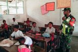 Babinsa berikan materi wawasan kebangsaan siswa SD negeri 1 Numfor