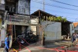 Satu korban tewas dalam kebakaran toko plastik di Semarang