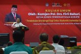 KETUA KPK KULIAH UMUM DI UNSYIAH. Ketua Komisi Pemberantasan Korupsi (KPK), Komjen Pol Firli Bahuri memberikan kuliah umum di Universitas Syiah Kuala (USK), Banda Aceh, Aceh, Kamis (25/3/2021). Kunjungan kerja Ketua KPK Komjen Pol Firli Bahuri di Aceh, selain memberikan kualiah umum dengan tema, Pembekalan Anti Korupsi Bagi Citivis Akademika Universitas Syiah Kuala, juga mengadakan pertemuan dengan jajaran Forkopimda Aceh dan Kanwil Direktorat Jendral Pajak provinsi Aceh. ANTARA FOTO/Ampelsa.