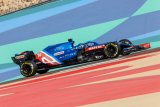 Alonso gagal finis di Bahrain karena bungkus sandwich