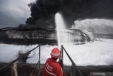 Pakar: Petir memungkinkan jadi penyebab kebakaran tangki Kilang Balongan