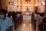 Misa Kamis Putih di Gereja Katedral Makassar berlangsung aman dan lancar