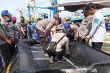Tim SAR temukan dua jenazah korban tabrakan kapal nelayan di Indramayu