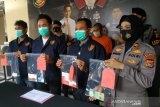 Dalih patah tulang akibat kecelakaan, 