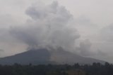 Gunung Sinabung Karo erupsi dengan awan panas teramati berjarak 1.000 meter
