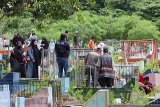 Umat Islam di Kota Jayapura  ziarah kubur jelang Ramadhan