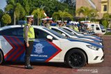 APEL GELAR PASUKAN OPEASI KESELAMATAN. Personil gabungan mengikuti apel gelar pasukan keselamatan tahun 2021 di Mapolda Aceh, Banda Aceh, Aceh, Senin (12/4/2021). Apel gabungan personil Polda Aceh, TNI, Dishub, Satpol PP dan instansi terkait lainnya tersebut, untuk menciptakan keamanan dan selamatan berlalulintas, peningkatan protokol kesehatan serta tidak melaksanakan mudik pada Hari Raya Idul Fitri 1442 H. ANTARA FOTO/Ampelsa.