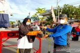 150 nasi kotak dibagikan Dinsos Solok pada kaum duafa untuk berbuka puasa