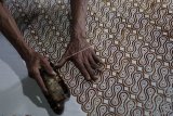 Sarung motif batik