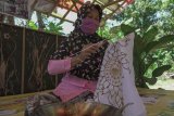 Pelatihan membuat batik kontemporer