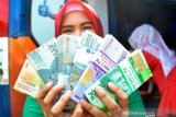 Kemarin ekonomi, THR PNS dibagi H-10 dan perempuan pegang peran digitalisasi