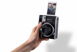 Kamera instax Mini 40 meluncur dengan desain klasik