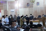 Dewan Perwakilan Rakyat Daerah Kabupaten Mukomuko mengesahkan laporan Panitia Khusus (Pansus) Laporan Keterangan Pertanggungjawaban (LKPj) Kepala Daerah Kabupaten Mukomuko tahun 2020. (ADV)