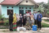 BPJamsostek salurkan 575 paket sembako untuk buruh Riau