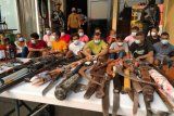 Polisi telusuri temuan senjata api dan drone di Kampung Ambon saat penggerebekan