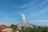 Gunung Sinabung tiga kali semburkan abu vulkanik