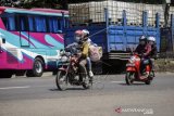 Pemudik Motor Melintas Di Jalur Panturan Pekalongan