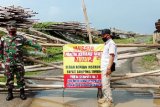 Pastikan tidak beroperasi, Babinsa dan Bhabinkamtibmas pantau Pantai Kerang Mas