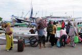 Arus balik penumpang di Pelabuhan Paotere Makassar masih ramai