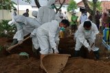 Kudus pastikan personel pemakaman pasien COVID-19 cukup