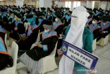 Wisuda tatap muka dengan protokol  kesehatan di Makassar