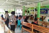 Polres Majene sosialisasikan vaksinasi COVID-19 aman kepada kelompok lansia