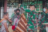 Satgas Yonif 611/AL periksa kesehatan balita di perbatasan RI-PNG