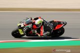 Aleix Espargaro jajal sirkuit  Mandalika dengan bersepeda