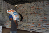 11.212 ton beras akan dibagikan selama PPKM Darurat Jawa-Bali