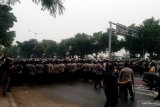 Simpatisan Rizieq Shihab kedapatan membawa senjata tajam