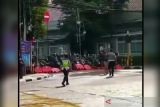Kronologis aksi pemotor terobos blokade di Bandung