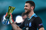 Euro 2020 - Pahlawan adu penalti, kiper Spanyol Unai Simon jadi