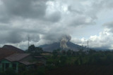 Gunung Sinabung erupsi  luncurkan awan panas namun tidak teramati