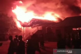 Ponpes Al Fatah terbakar, 4.500 santri mengungsi
