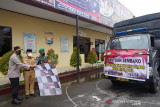 Polres Gowa bagikan ratusan paket kebutuhan pokok di masa PPKM Mikro
