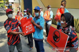 PDIP Jebres Solo bagikan 500 paket sembako kepada warga