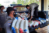 Polres Magelang bagikan 2.000 paket sembako kepada warga terdampak