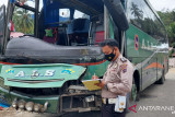 Tabrakan dengan truk, Bus ALS rusak parah