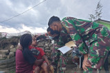 Satgas TNI Yonif 751 obati luka warga pegunungan tengah Papua