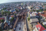 Foto udara pembangunan Underpass Cibitung di Kabupaten Bekasi, Jawa Barat, Rabu (11/8/2021). Underpass sepanjang 400 meter pembangunannya telah mencapai 90 persen dan ditargetkan selesai pada September 2021, guna mengurai kemacetan lalu lintas di wilayah tersebut. ANTARA FOTO/ Fakhri Hermansyah/aww.