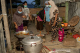 Dapur Umum Isoman Swadaya di Desa Langaleso