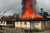 Kebakaran di Sungai Pua Agam, sebuah rumah berusia satu abad habis terbakar