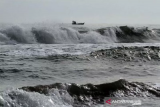 Awas, gelombang tinggi di perairan Indonesia