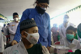 Ratusan santri dan kiai ponpes di Yogyakarta menjalani vaksinasi