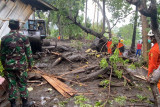 Pemprov NTT bantu logistik untuk korban banjir Ngada